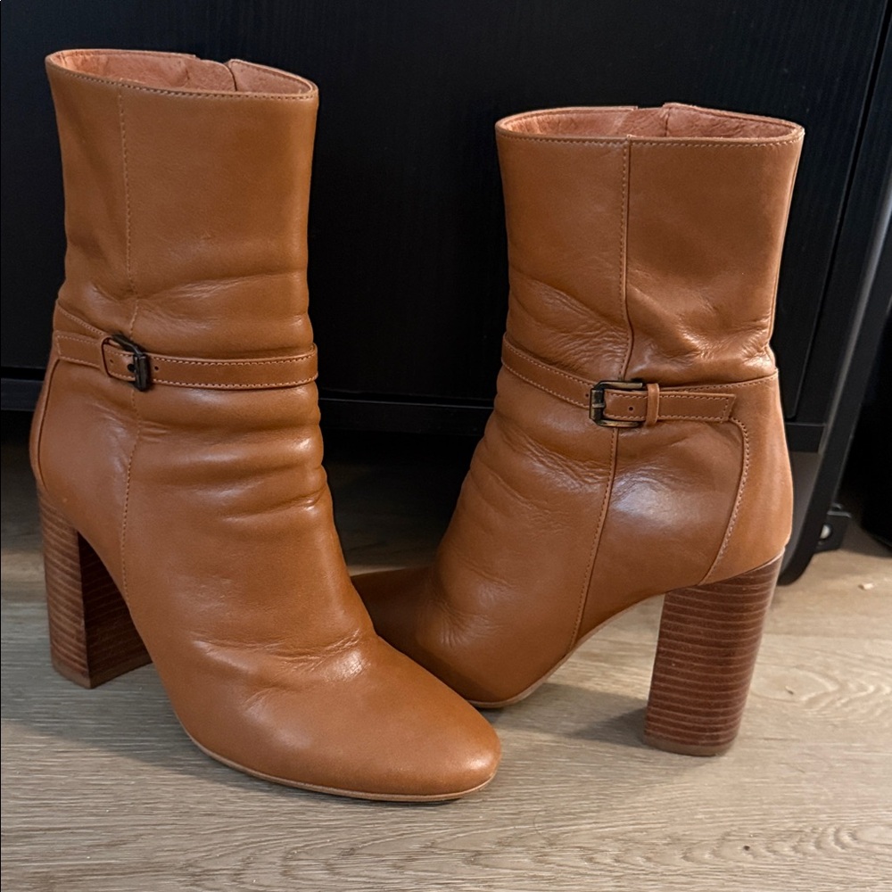 Elegant Tan Leather Heeled Boots